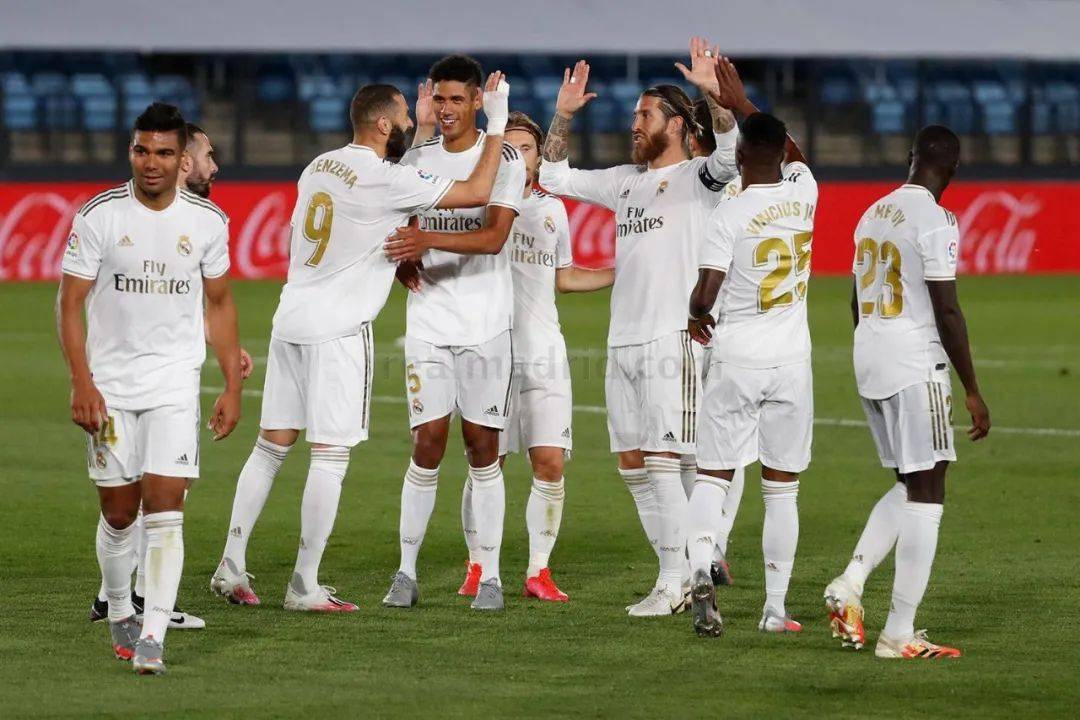 剑南春｜球你来辩：欧冠焦点战再燃！曼城客战皇马能否报上赛季之仇？（剑南春｜球你来辩：欧冠战火再起！曼城客赴伯纳乌能否雪耻复仇？）