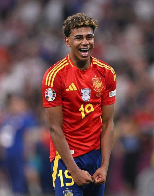 继续吃瓜！斯洛特：不懂萨拉赫说被背黑锅是何意味，我冷静不代表软弱（吃瓜继续！斯洛特：不理解萨拉赫称被当替罪羊，我的冷静不等于软弱）