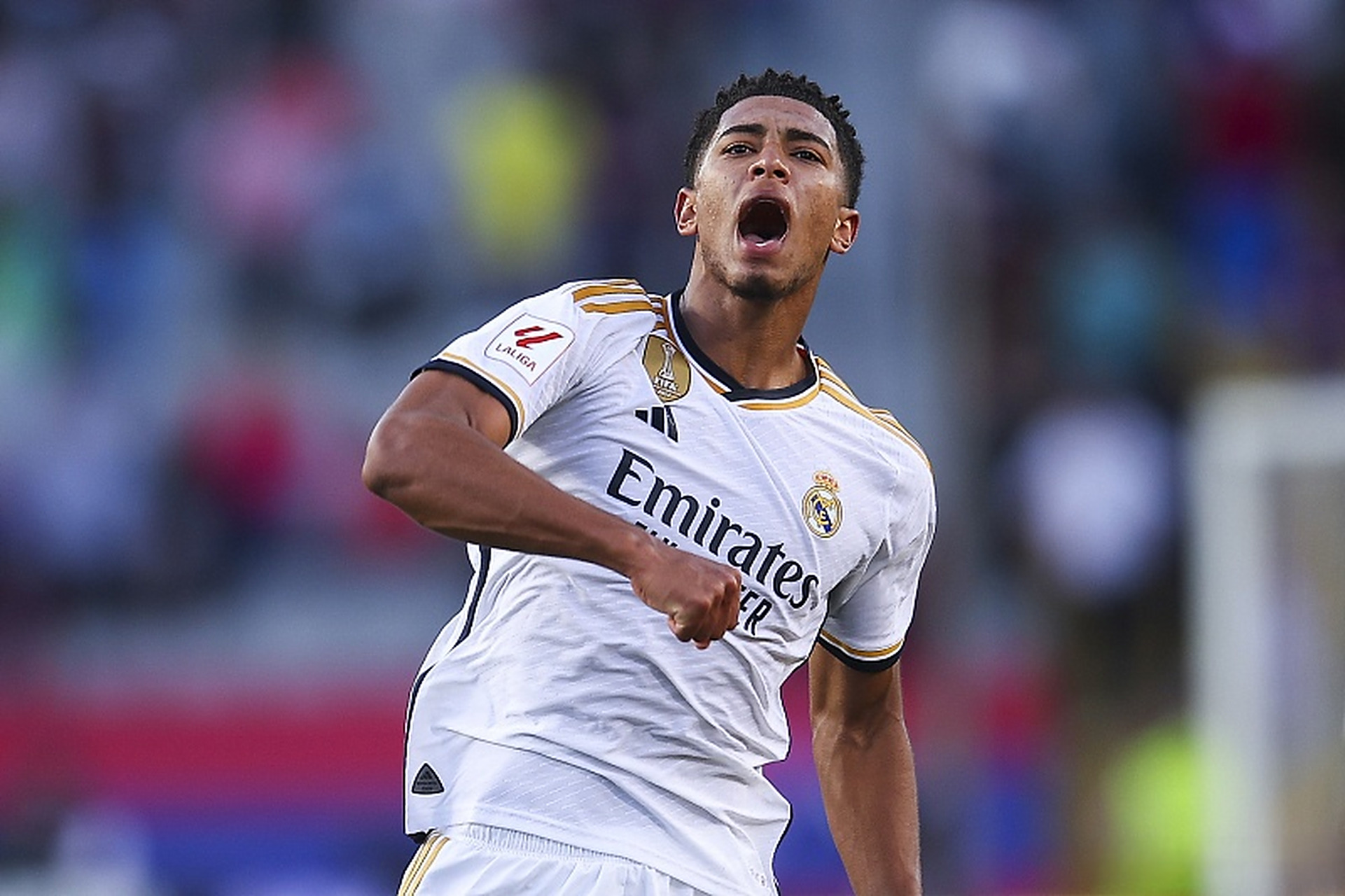 客战梅州建功，英博18岁小将杨铭锐斩获职业生涯首球（客场对阵梅州破门，英博18岁新星杨铭锐喜迎职业处子球）