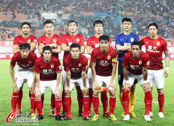 被翻盘，冰岛80分钟后被乌克兰打入两球，连续两届无缘世界杯（终场前遭逆转：乌克兰80分钟后连进两球，冰岛连续两届无缘世界杯）