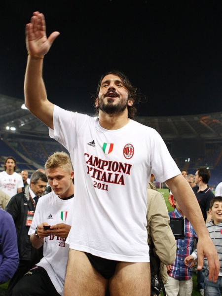 英媒：比苏马在吸笑气之后面临纪律处罚，热刺要在冬窗送走他（英媒：比苏马被曝吸笑气恐遭队纪处罚，热刺考虑冬窗放走他）