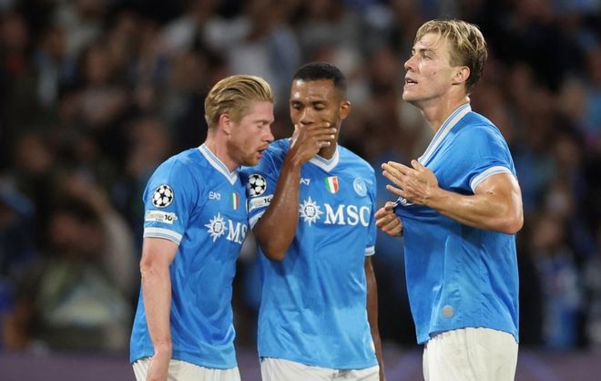 土媒：罗马和米兰都对费内巴切前锋恩-内斯里感兴趣（土耳其媒体：罗马、米兰均有意引进费内巴切前锋恩-内斯里）