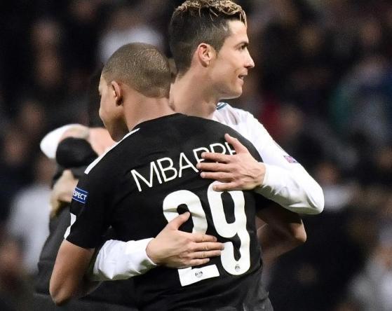 黄希扬：冲超后一直处于兴奋激动状态，身体允许的话会继续踢（黄希扬：升超后难抑兴奋，身体允许就继续踢）