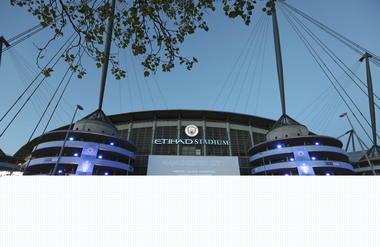 17年前的今天阿森纳战胜曼联，纳斯里踢出生涯最佳一战（17年前今日，阿森纳击败曼联，纳斯里奉献巅峰一战）