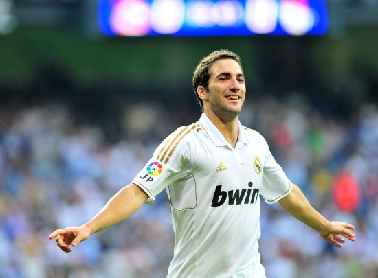 足球西甲主帅临场调整收获成效（足球西甲主帅临场变招见效）